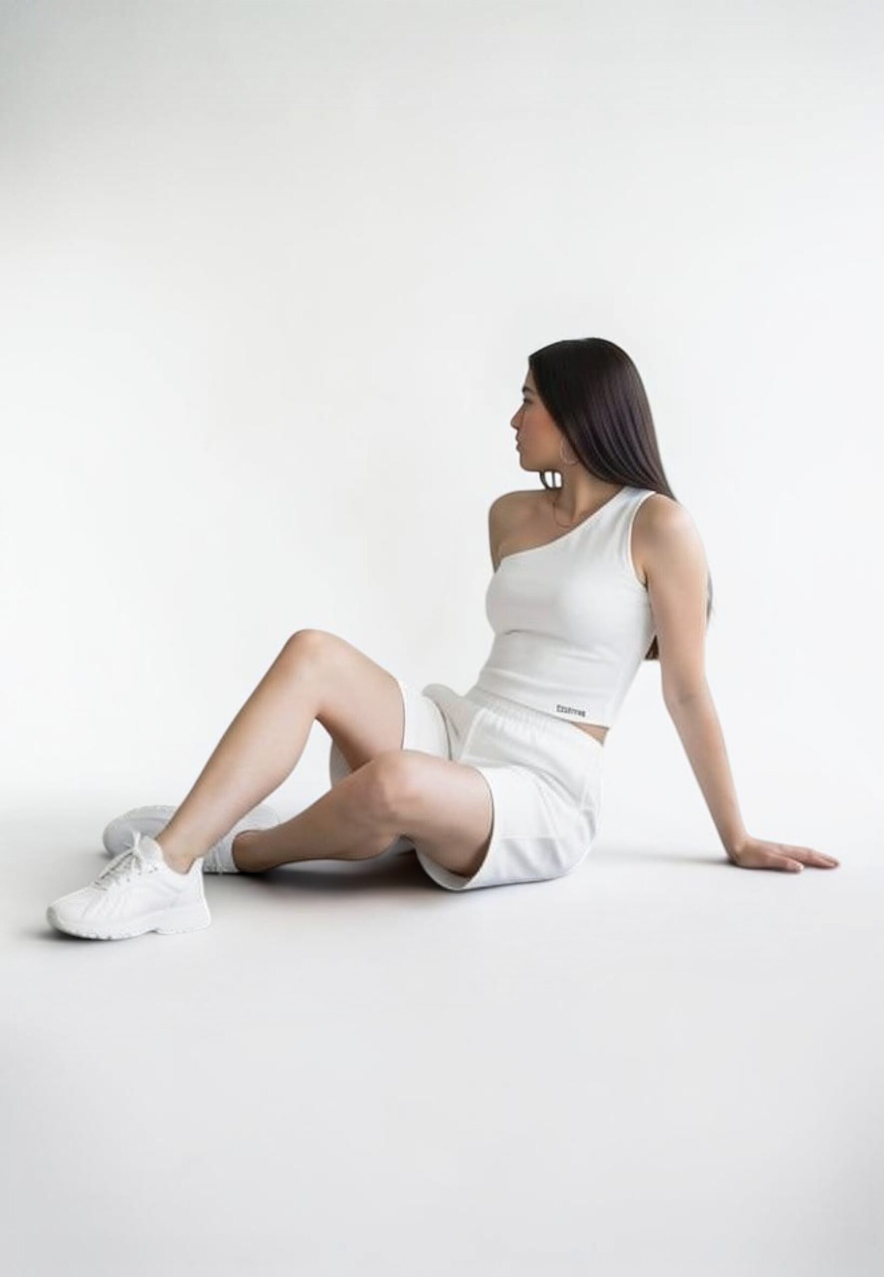 Compleu de vară pentru femei din bumbac premium - top cu umăr gol și pantaloni scurți 10 Compleu de vară pentru femei din bumbac premium - top cu umăr gol și pantaloni scurți - imagine 8
