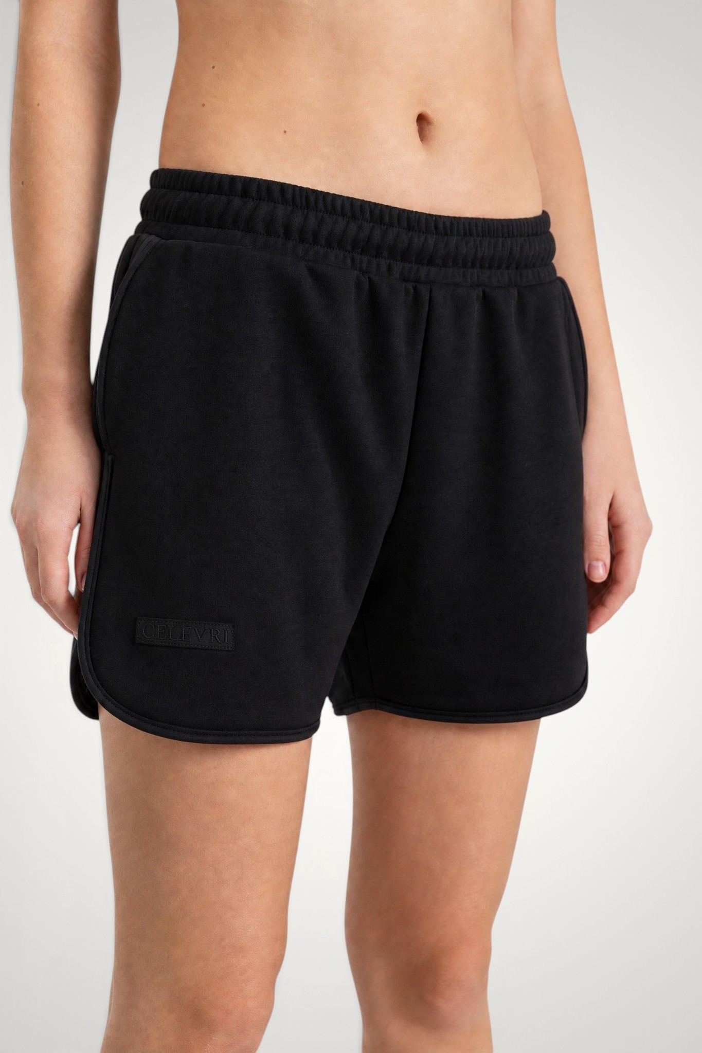 Pantaloni scurți damă CELEVRI din bumbac, cu dungi laterale | Regular Fit 4 Pantaloni scurți damă CELEVRI din bumbac, cu dungi laterale | Regular Fit - imagine 2