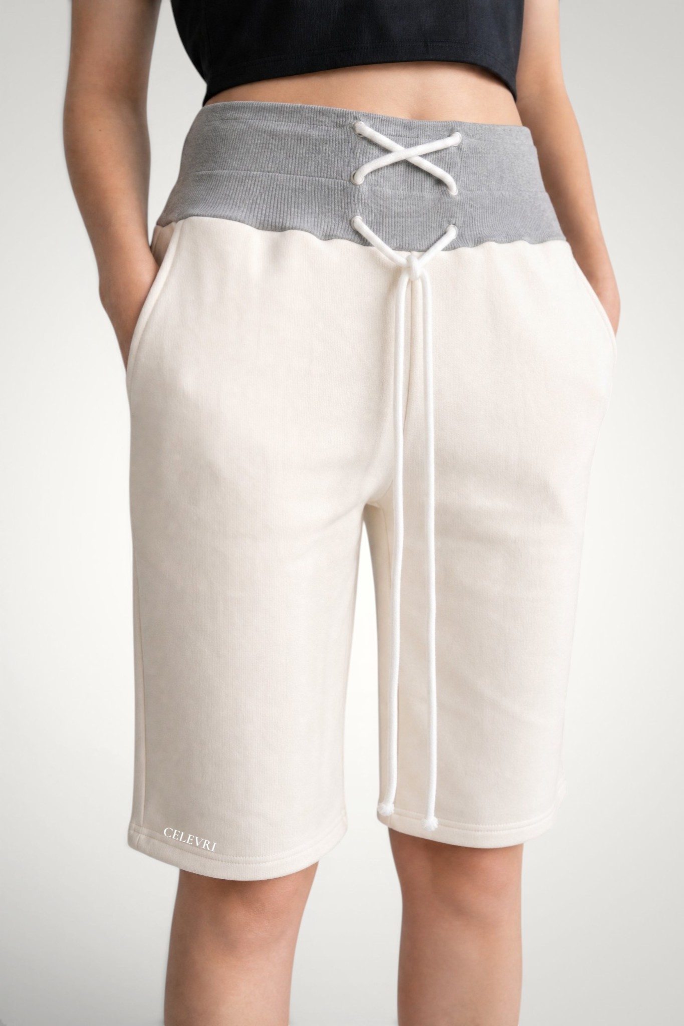 Pantaloni 3/4 dama alb