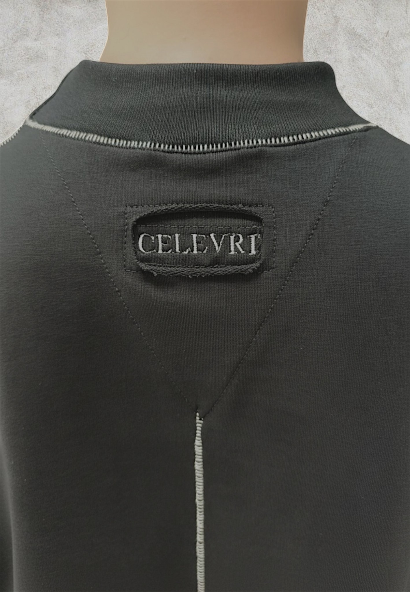 Compleu vara Barbati, Signature Celevri, Tricou + Pantaloni scurti Oversize, Cusaturi decorative 6 Compleu vara Barbati, Signature Celevri, Tricou + Pantaloni scurti Oversize, Cusaturi decorative - imagine 4
